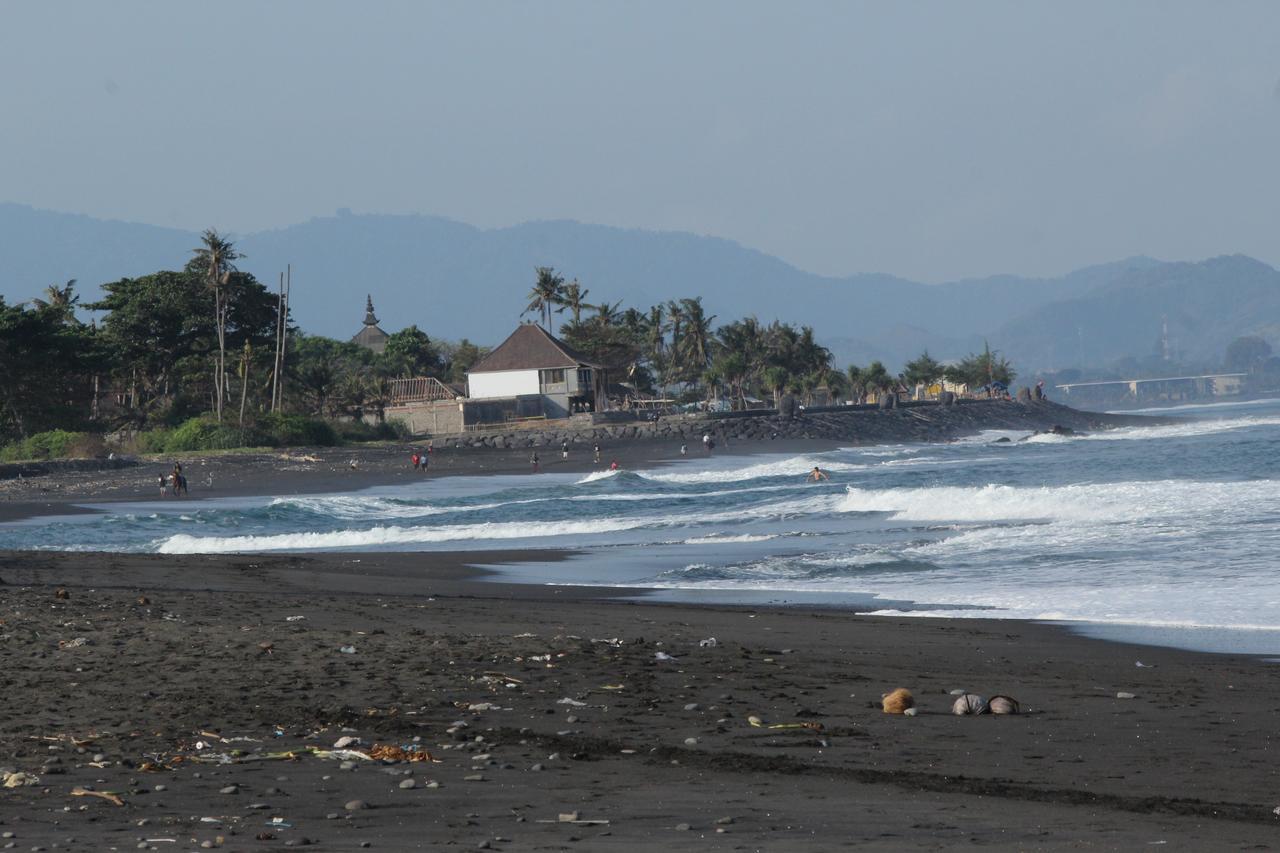 Temuku Keramas Beach Suite ภายนอก รูปภาพ